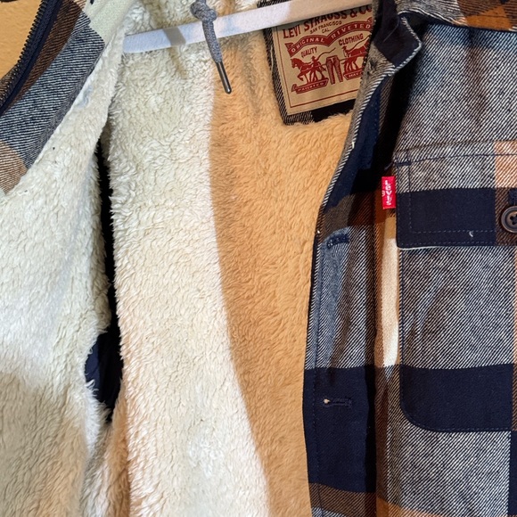 Levi's Navy and Tan Plaid Shirt Jacket - Picture 4 of 9